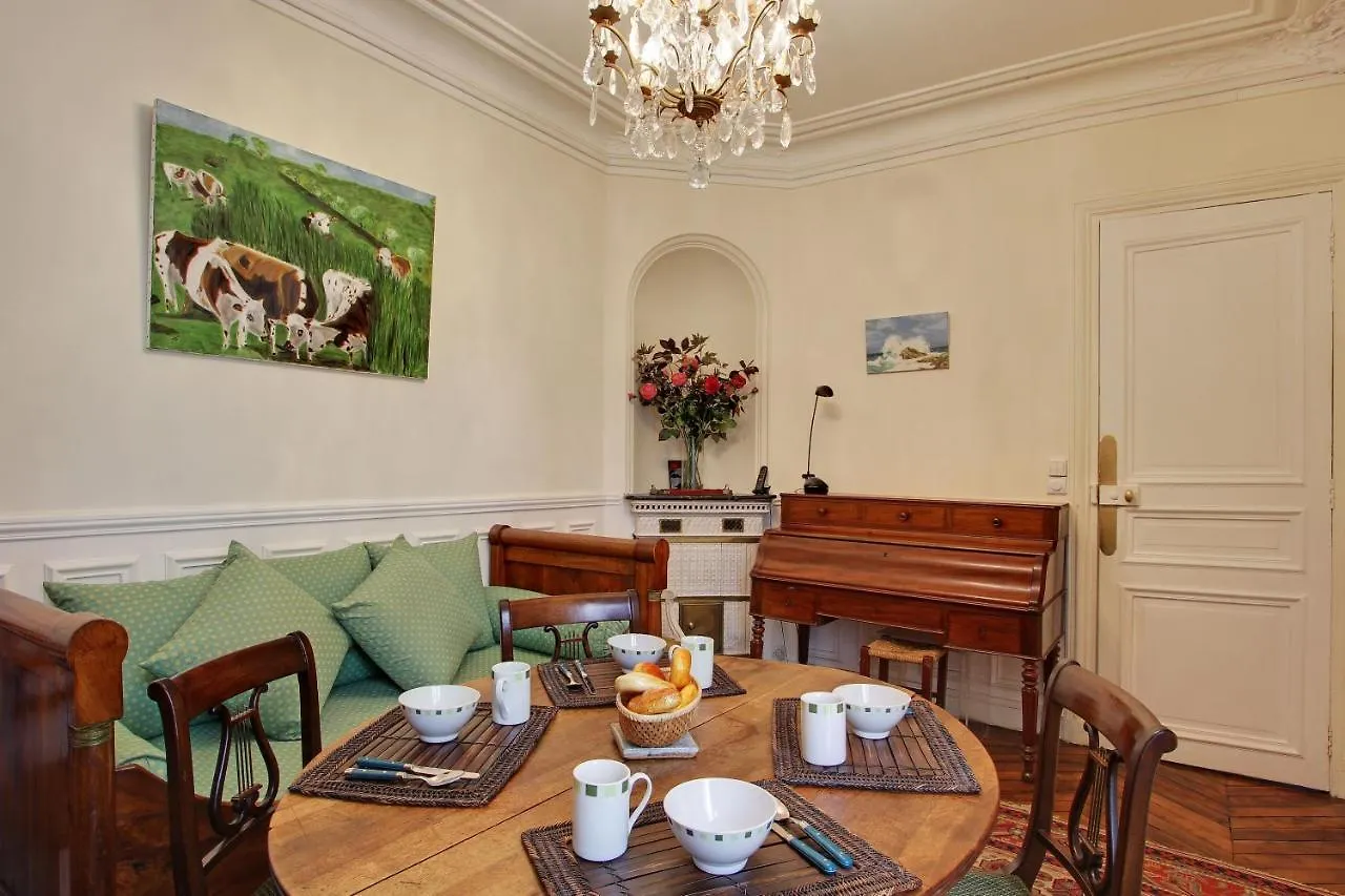 210176 - Comfortable Apartment For 6 People In The Heart Of The Grands Boulevards Paříž
