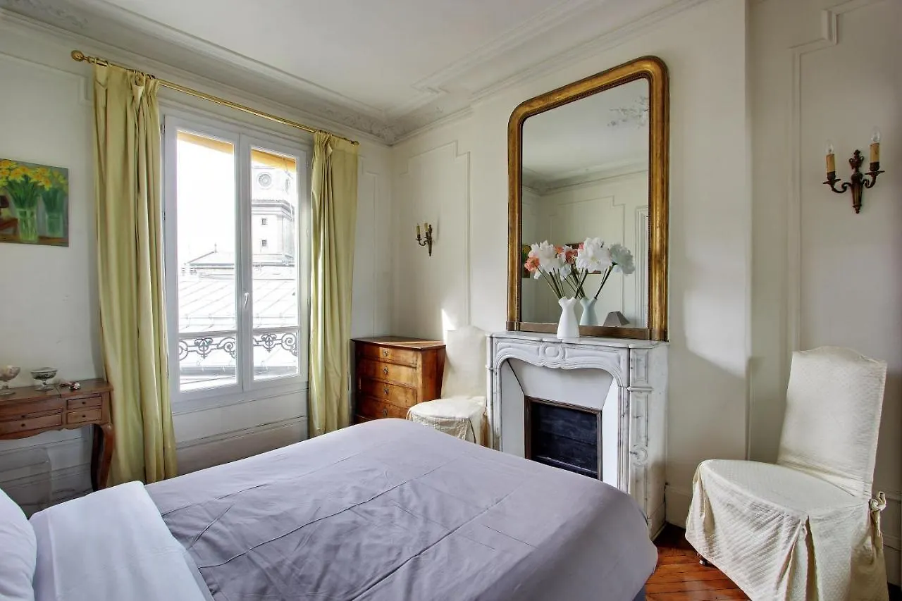 210176 - Comfortable Apartment For 6 People In The Heart Of The Grands Boulevards Paříž