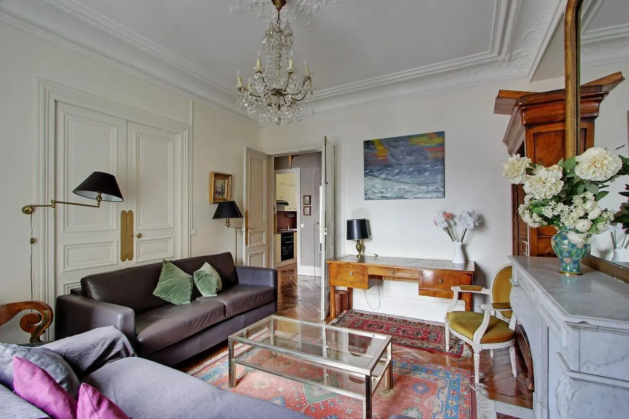 210176 - Comfortable Apartment For 6 People In The Heart Of The Grands Boulevards Paříž